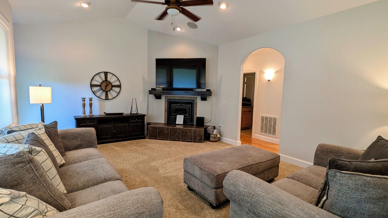 Photo of Livingroom in Robbinsville