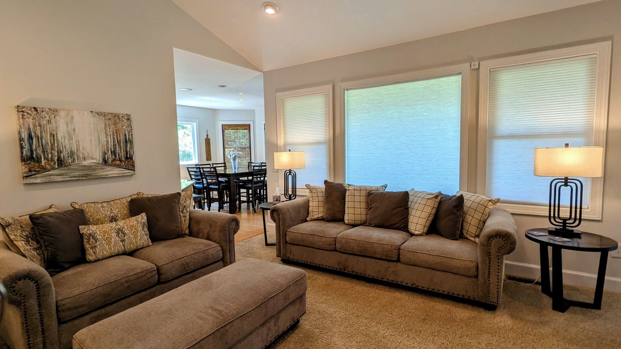 Photo of Livingroom in Robbinsville