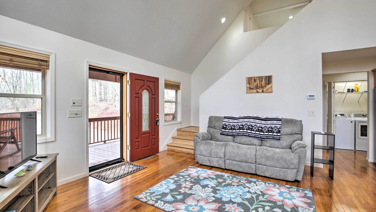 Photo of Bedroom in Hayesville