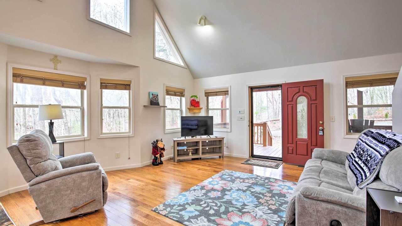 Photo of Bedroom in Hayesville