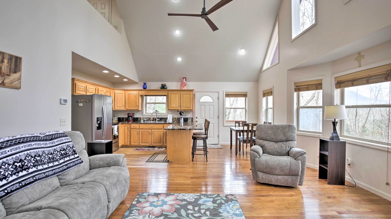 Photo of Livingroom in Hayesville