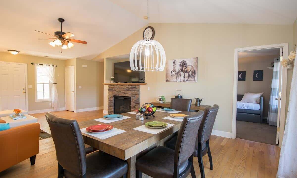 Photo of Livingroom in Fairview