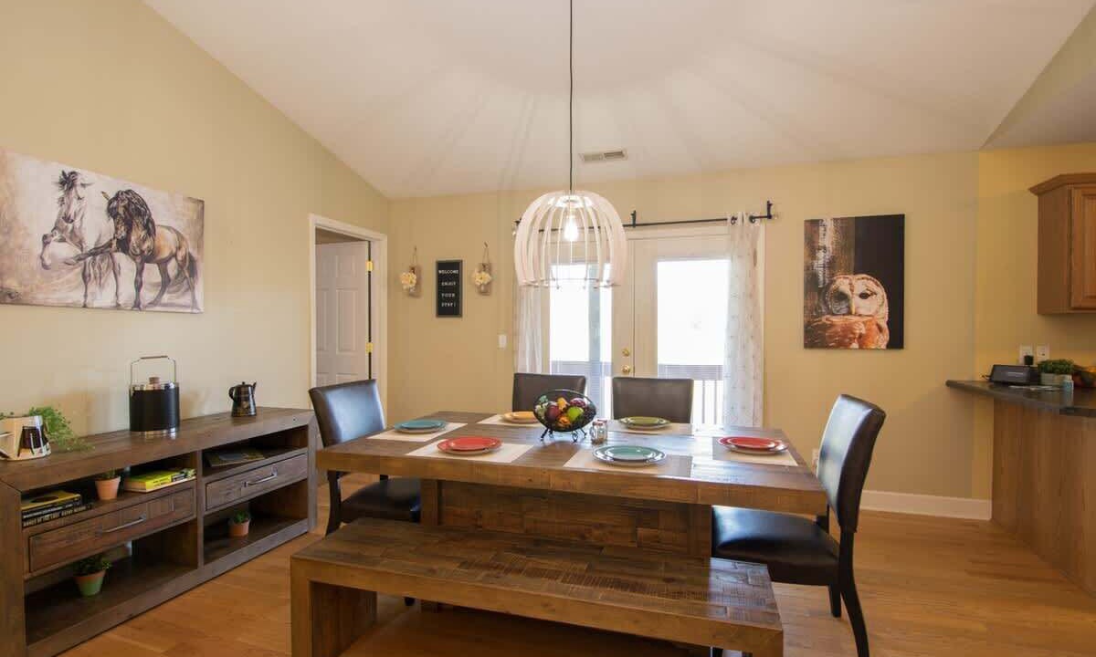 Photo of Livingroom in Fairview