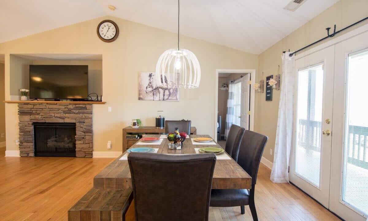Photo of Livingroom in Fairview