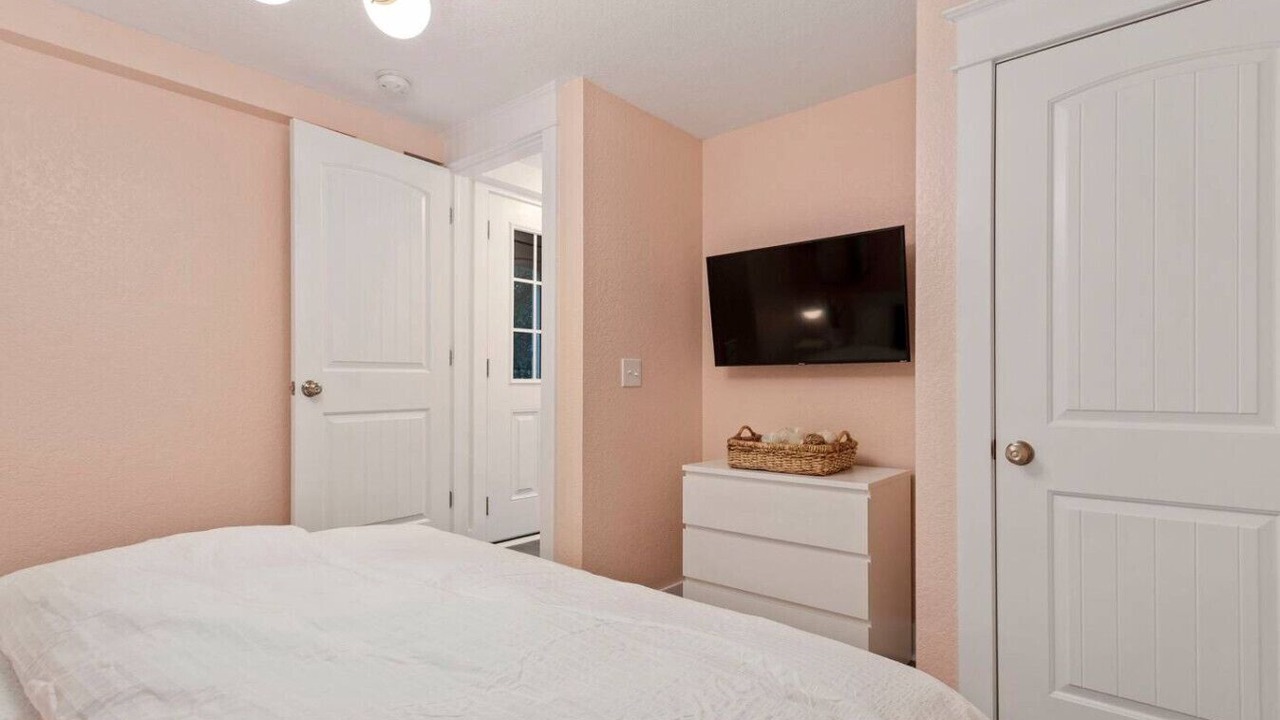 Photo of Bedroom in Colington