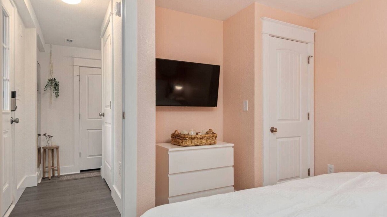 Photo of Bedroom in Colington