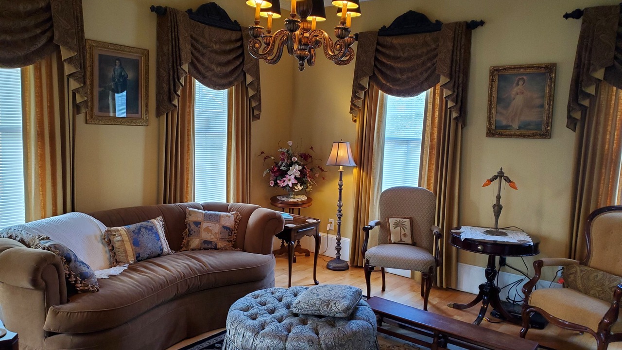 Photo of Livingroom in Edenton