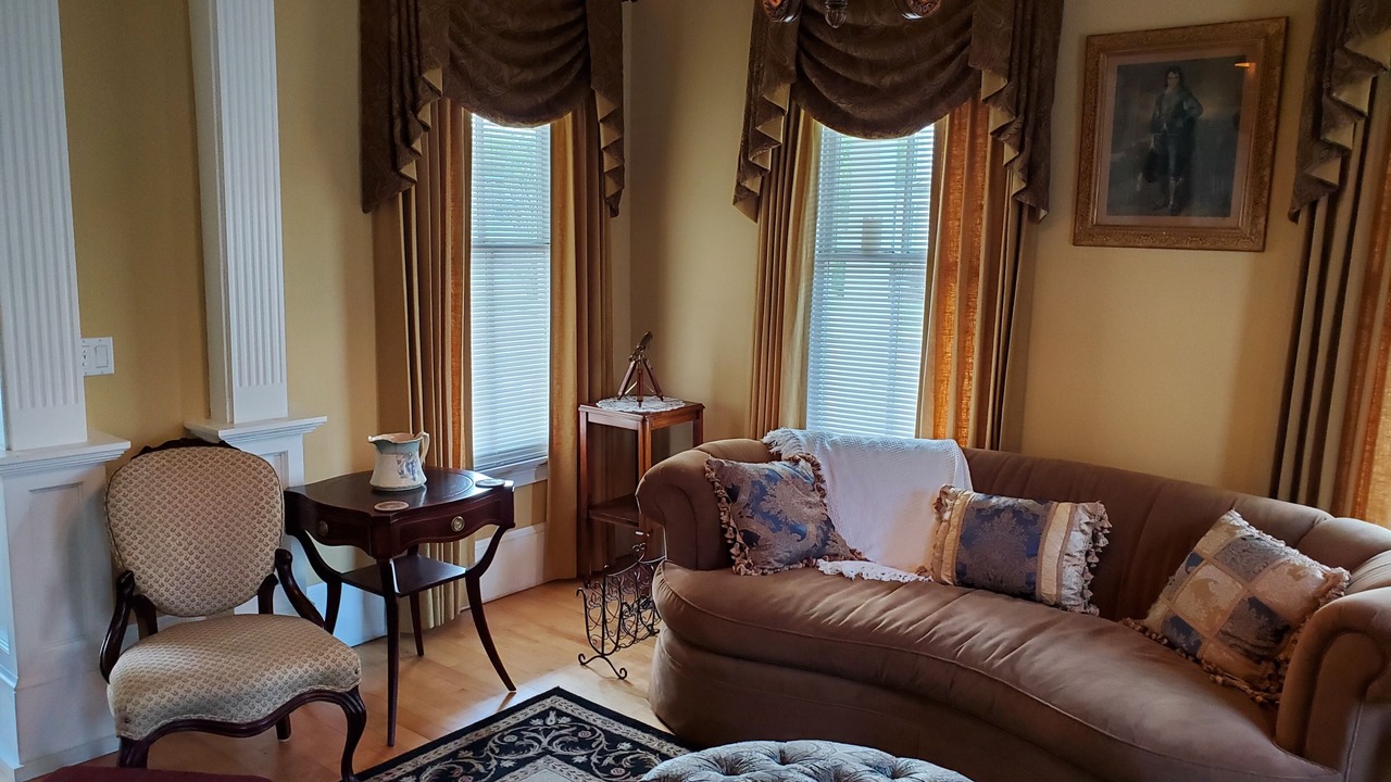 Photo of Livingroom in Edenton