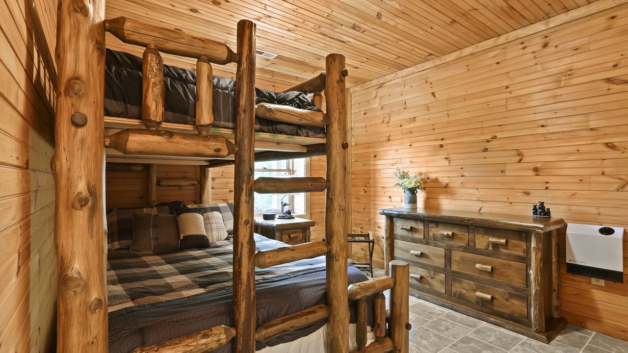 Photo of Bedroom in Purlear