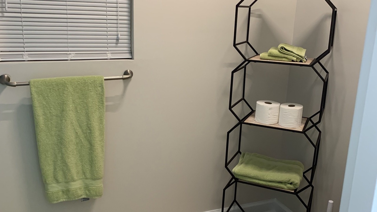 Photo of Bathroom in Green Meadow