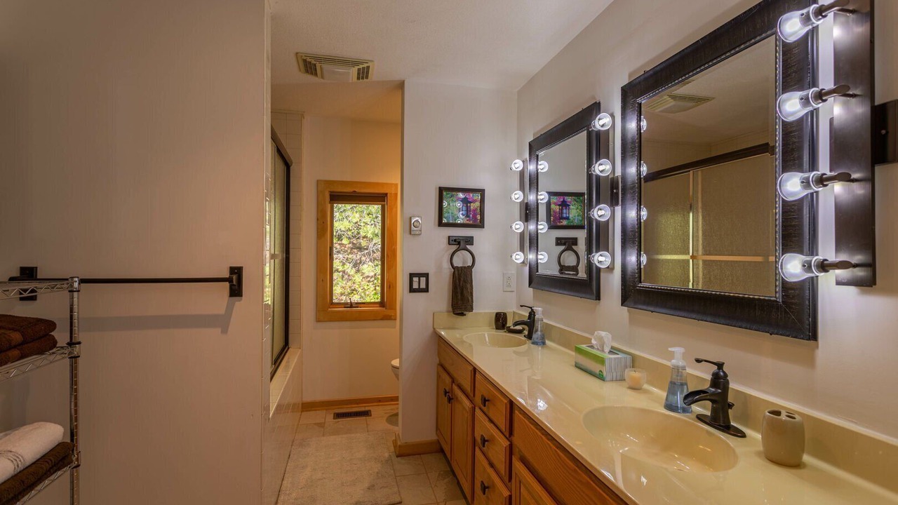 Photo of Bathroom in Apple Ridge