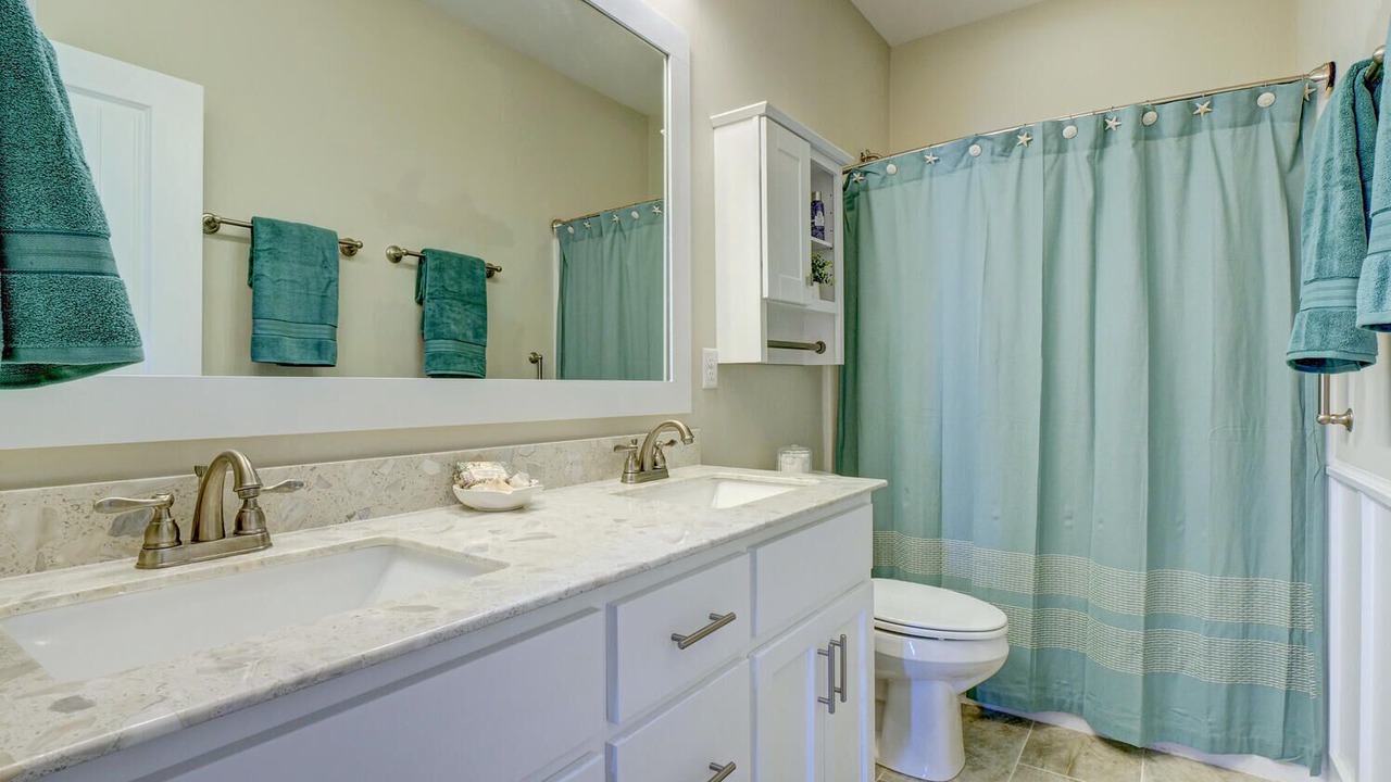 Photo of Bathroom in Topsail Beach