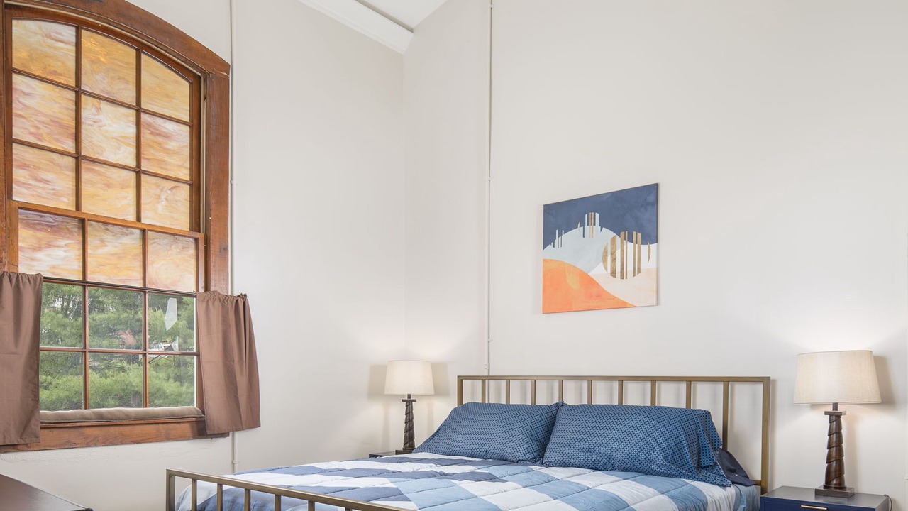 Photo of Bedroom in Lansing