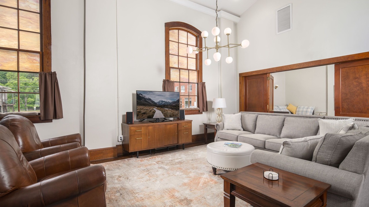 Photo of Livingroom in Lansing