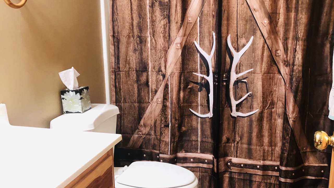 Photo of Bathroom in Piney Creek