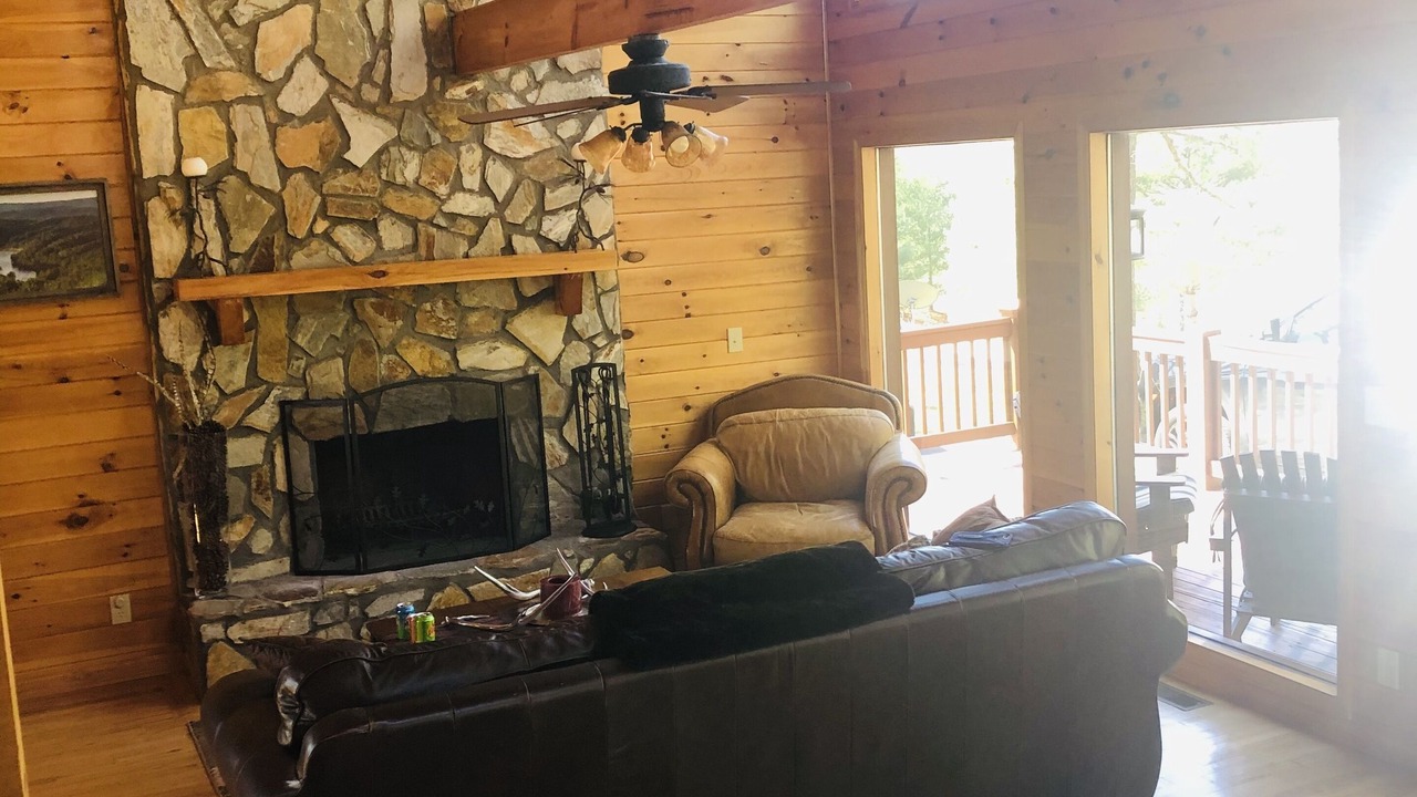 Photo of Livingroom in Piney Creek