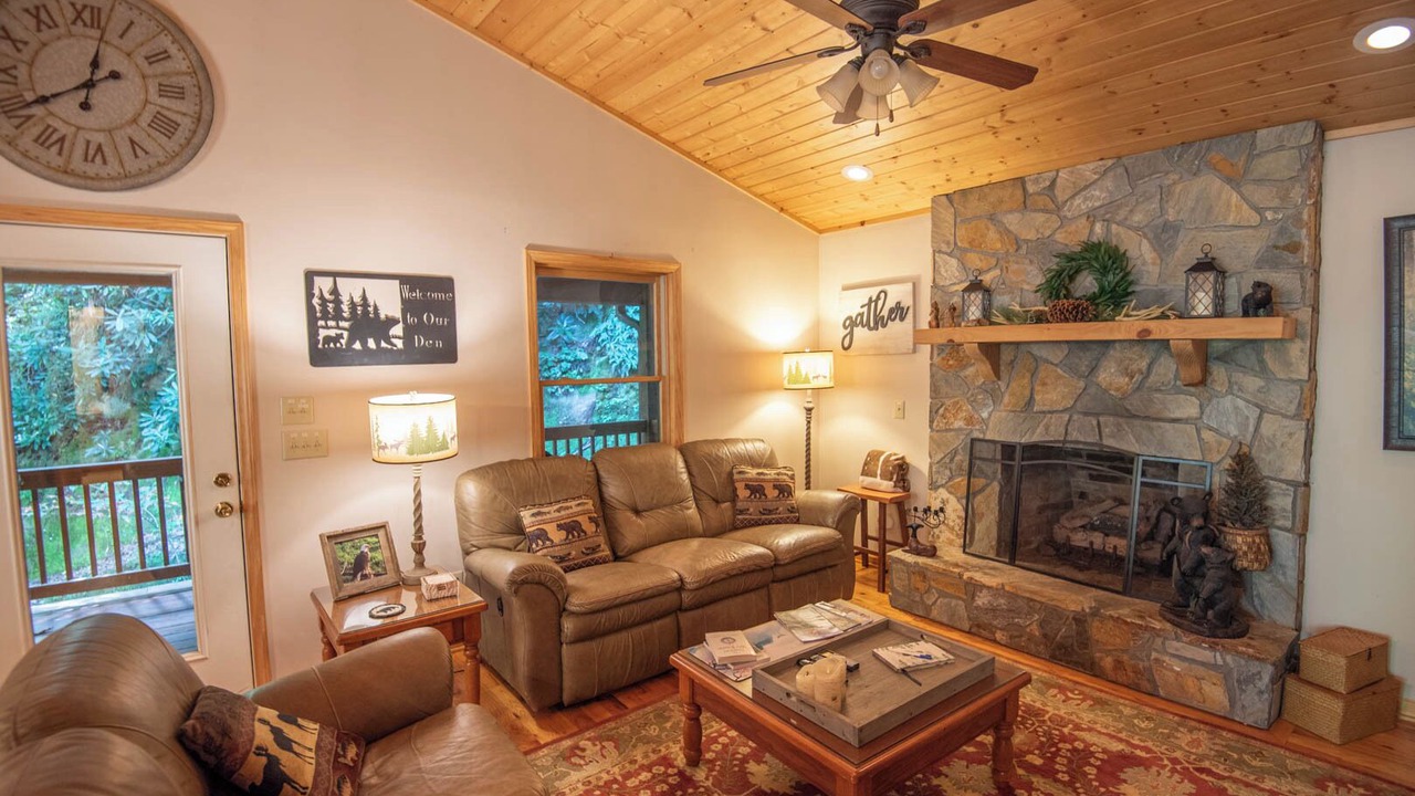 Photo of Livingroom in Piney Creek