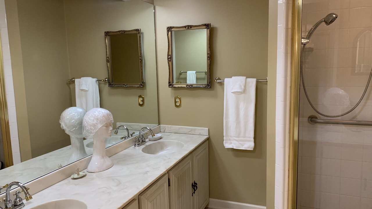 Photo of Bathroom in Foxfire