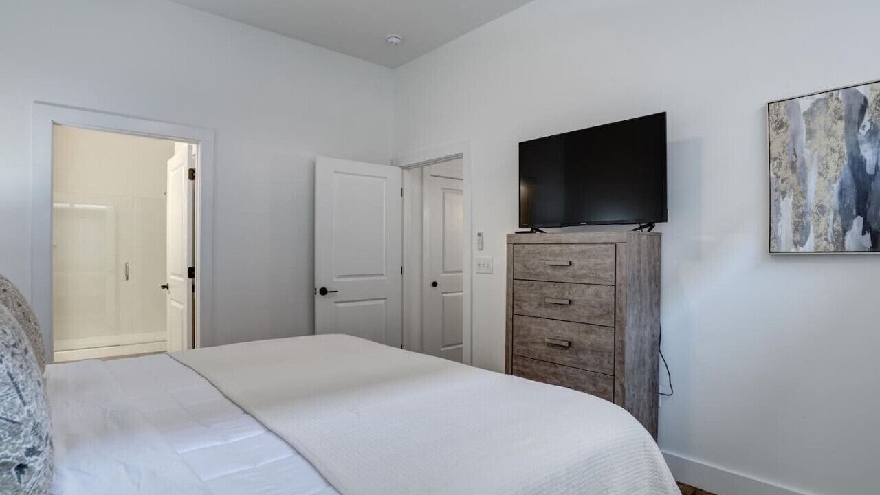 Photo of Bedroom in East End - Valley Street