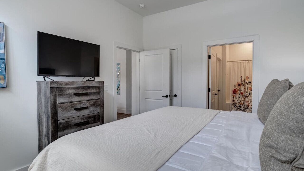 Photo of Bedroom in East End - Valley Street