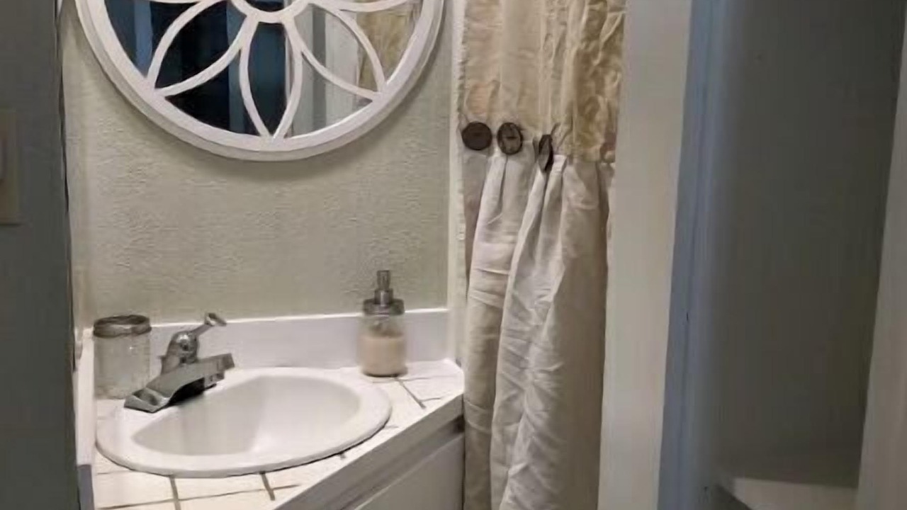 Photo of Bathroom in Newland