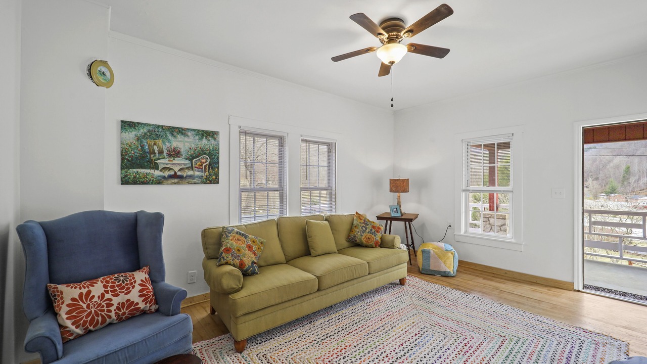 Photo of Livingroom in Warrensville