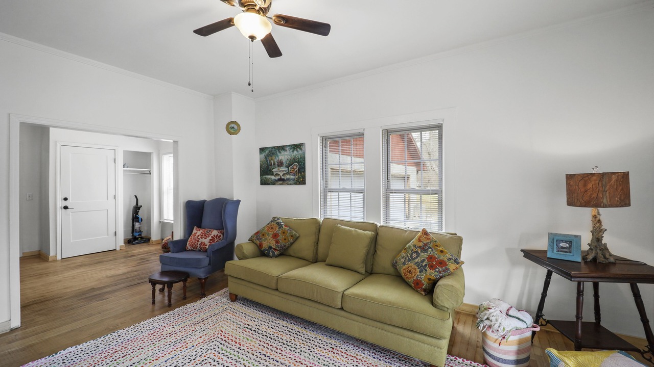 Photo of Livingroom in Warrensville