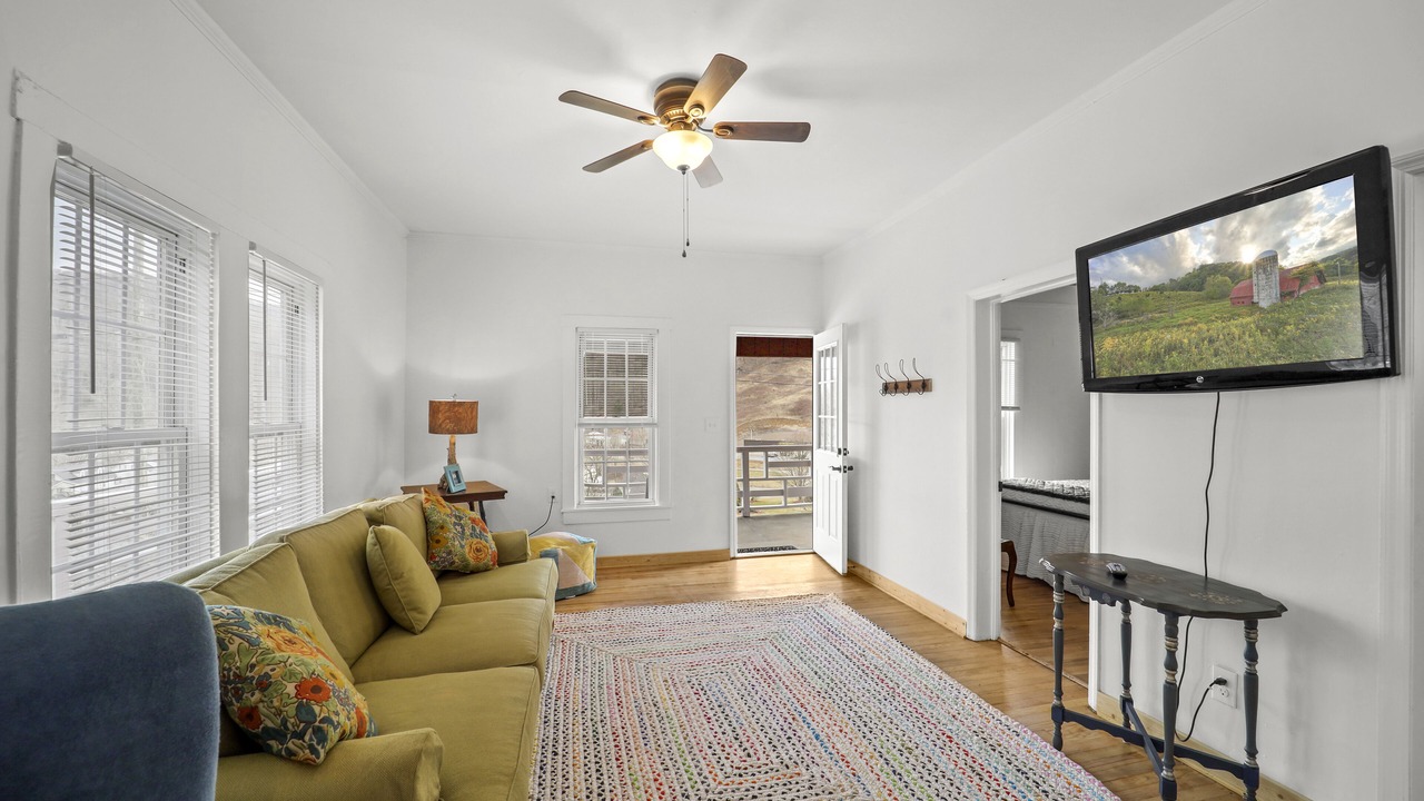 Photo of Livingroom in Warrensville