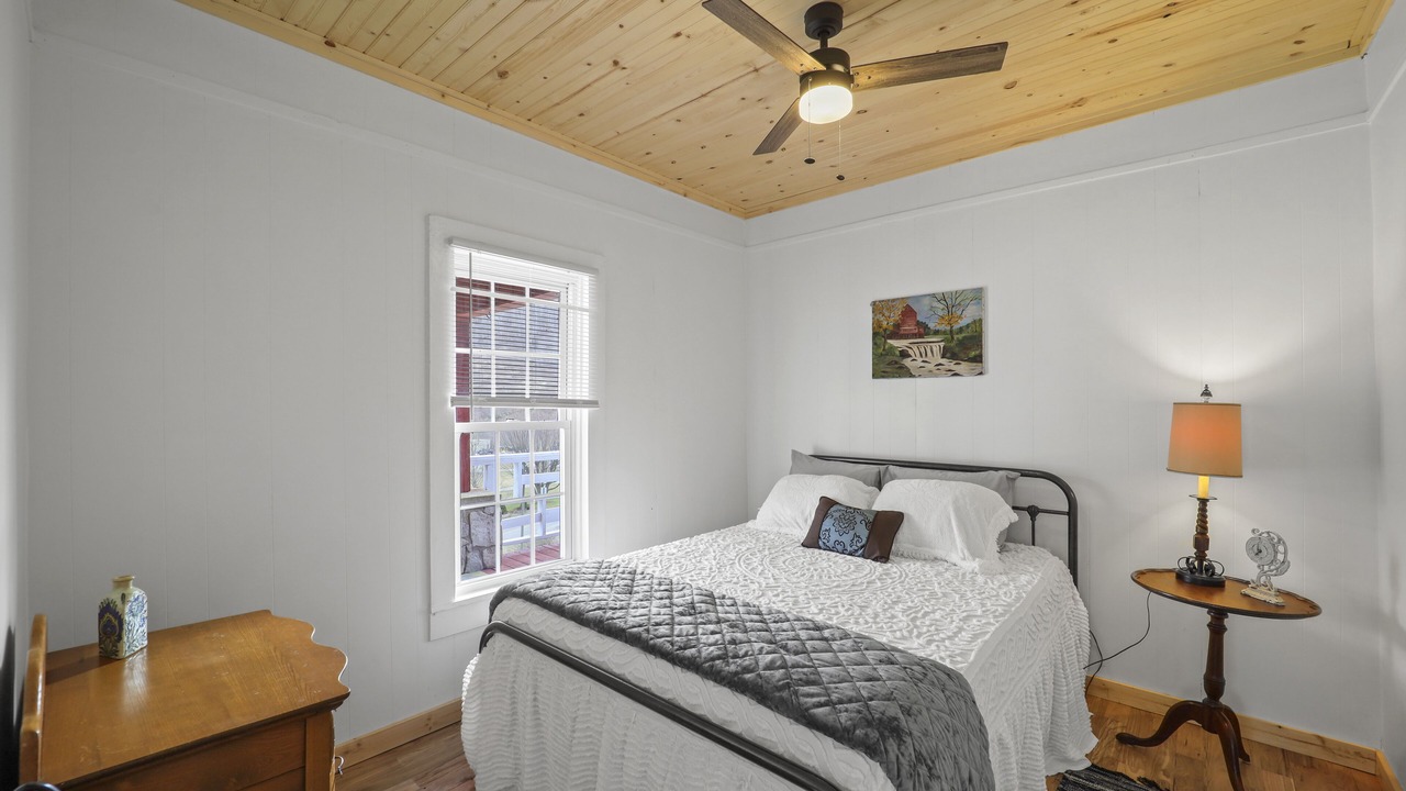 Photo of Bedroom in Warrensville