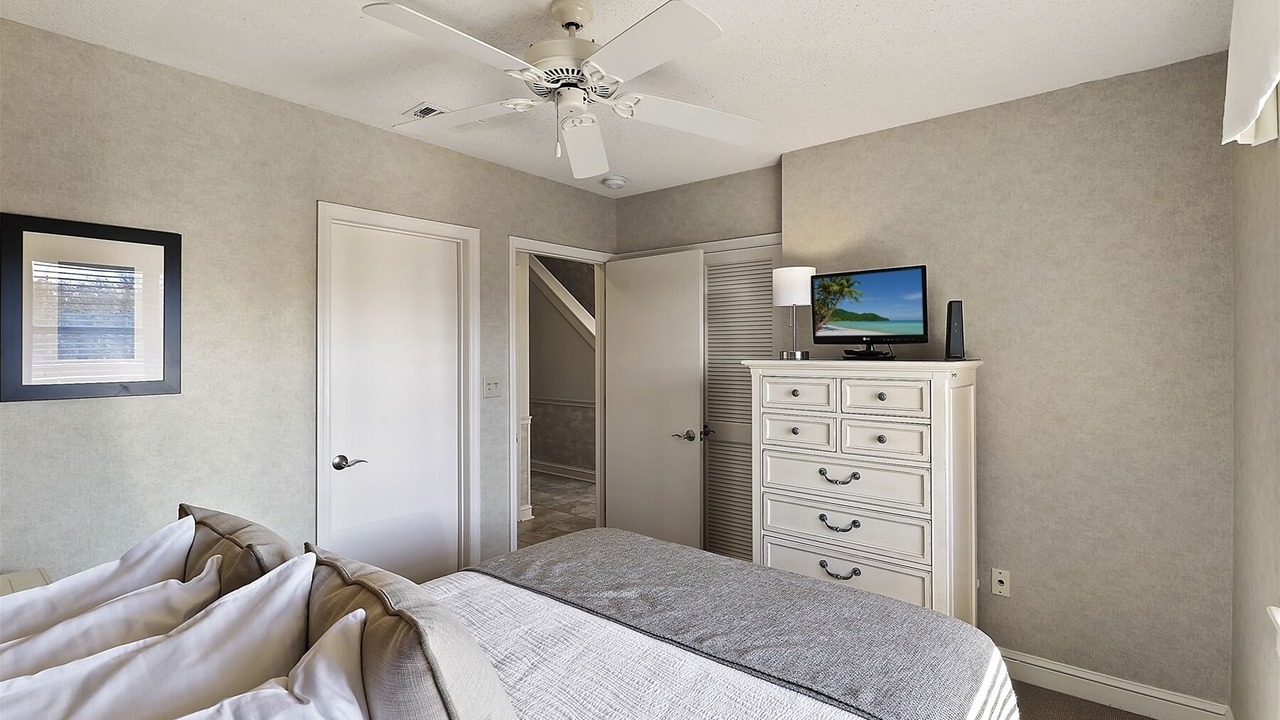 Photo of Bedroom in Shelter Cove