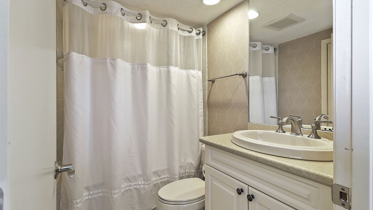 Photo of Bathroom in Shelter Cove