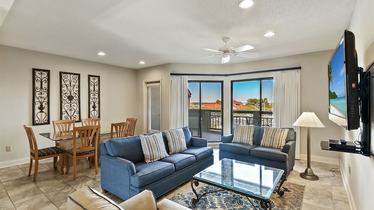 Photo of Livingroom in Shelter Cove