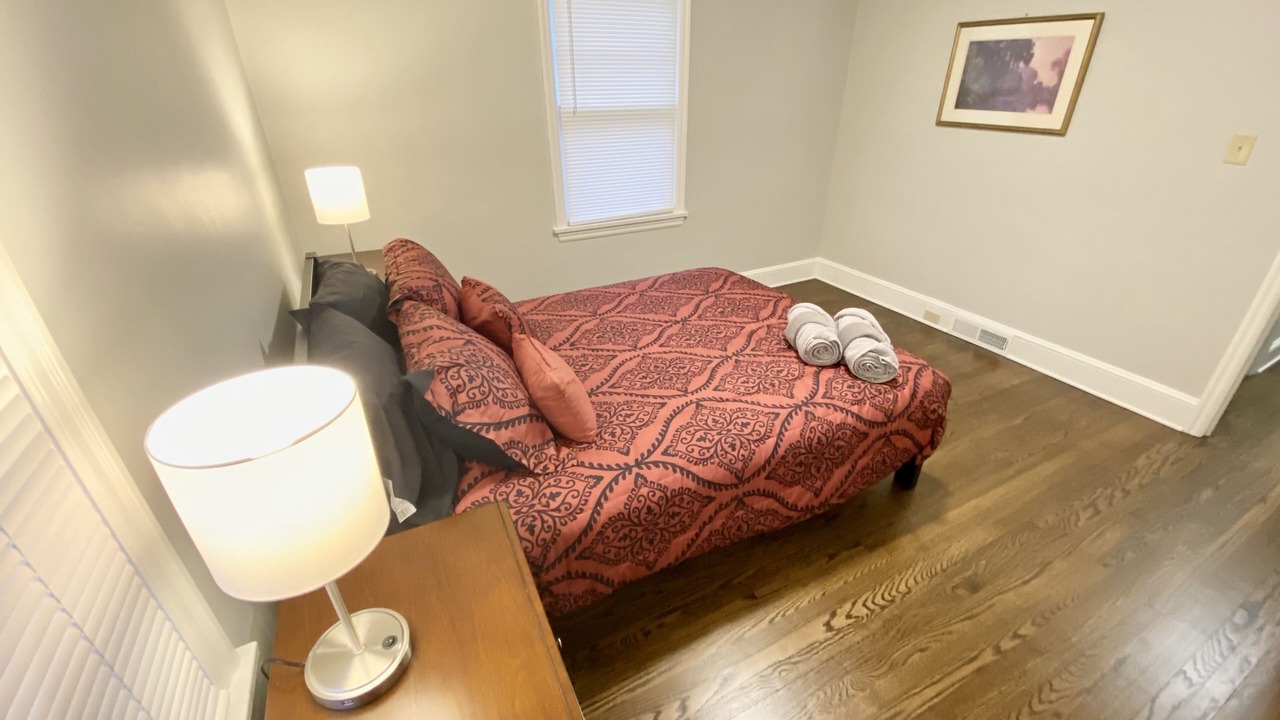 Photo of Bedroom in Beverly Woods