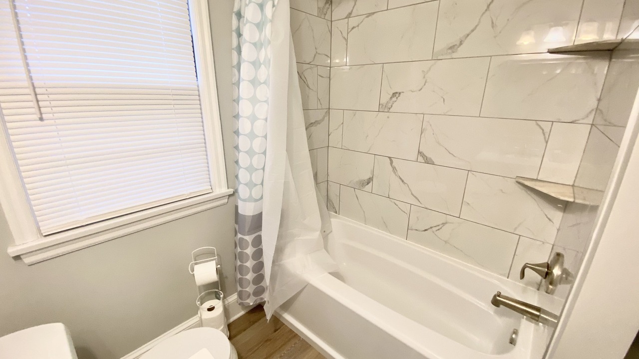 Photo of Bathroom in Beverly Woods