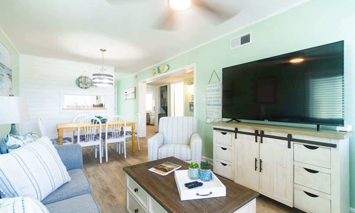 Photo of Livingroom in North Carolina Coast