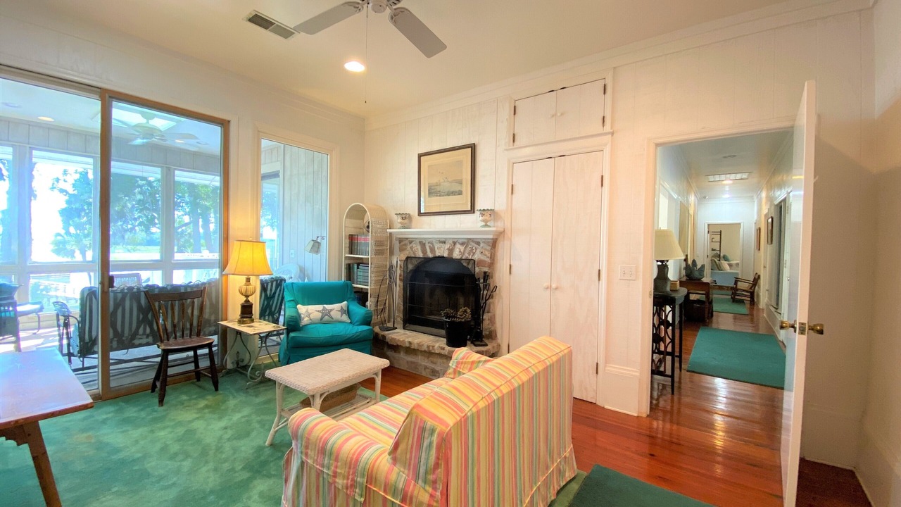 Photo of Livingroom in Edisto Island