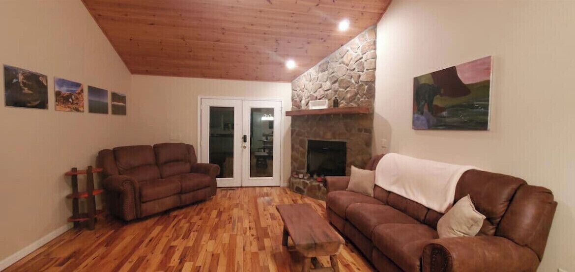 Photo of Livingroom in Marble