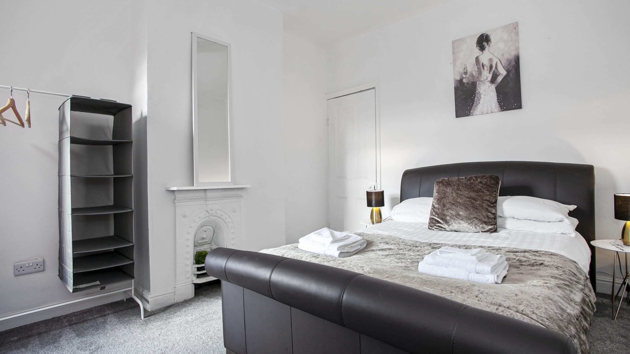 Photo of Bedroom in Burslem