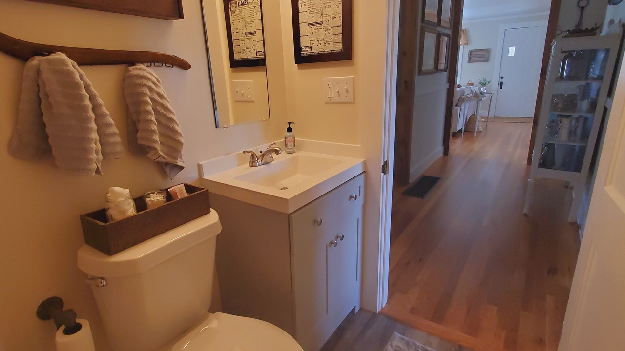 Photo of Bathroom in King