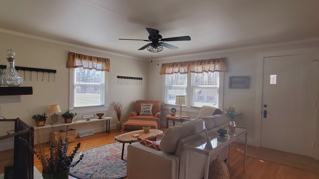 Photo of Livingroom in King