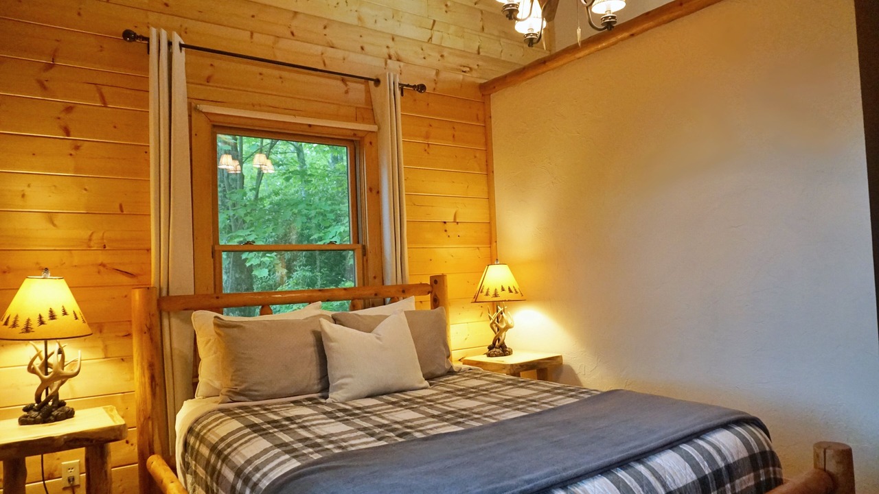 Photo of Bedroom in Cranberry Falls