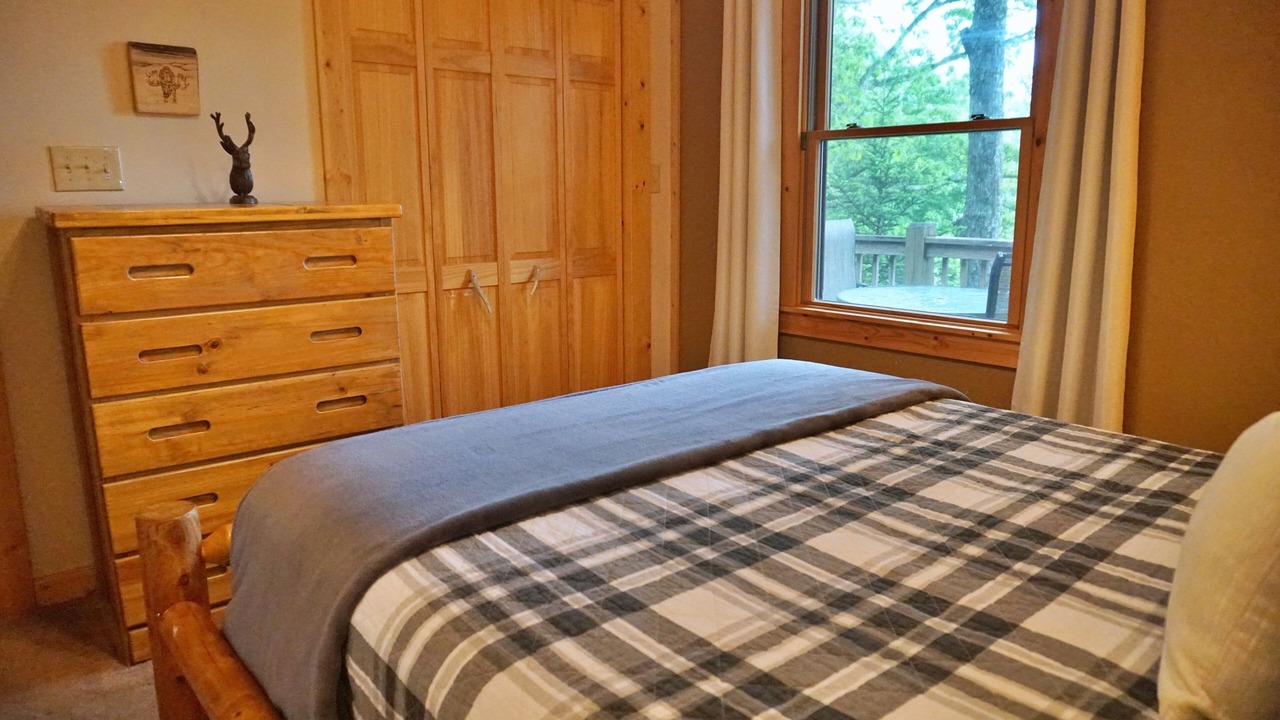 Photo of Bedroom in Cranberry Falls