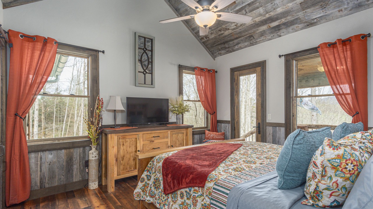Photo of Bedroom in Waynesville
