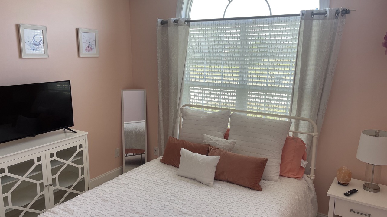 Photo of Bedroom in Murraysville