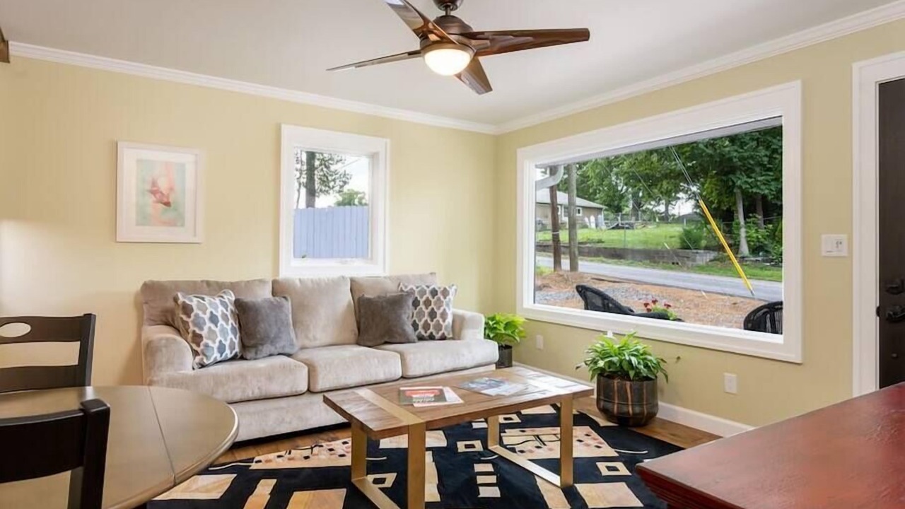 Photo of Livingroom in Oakley