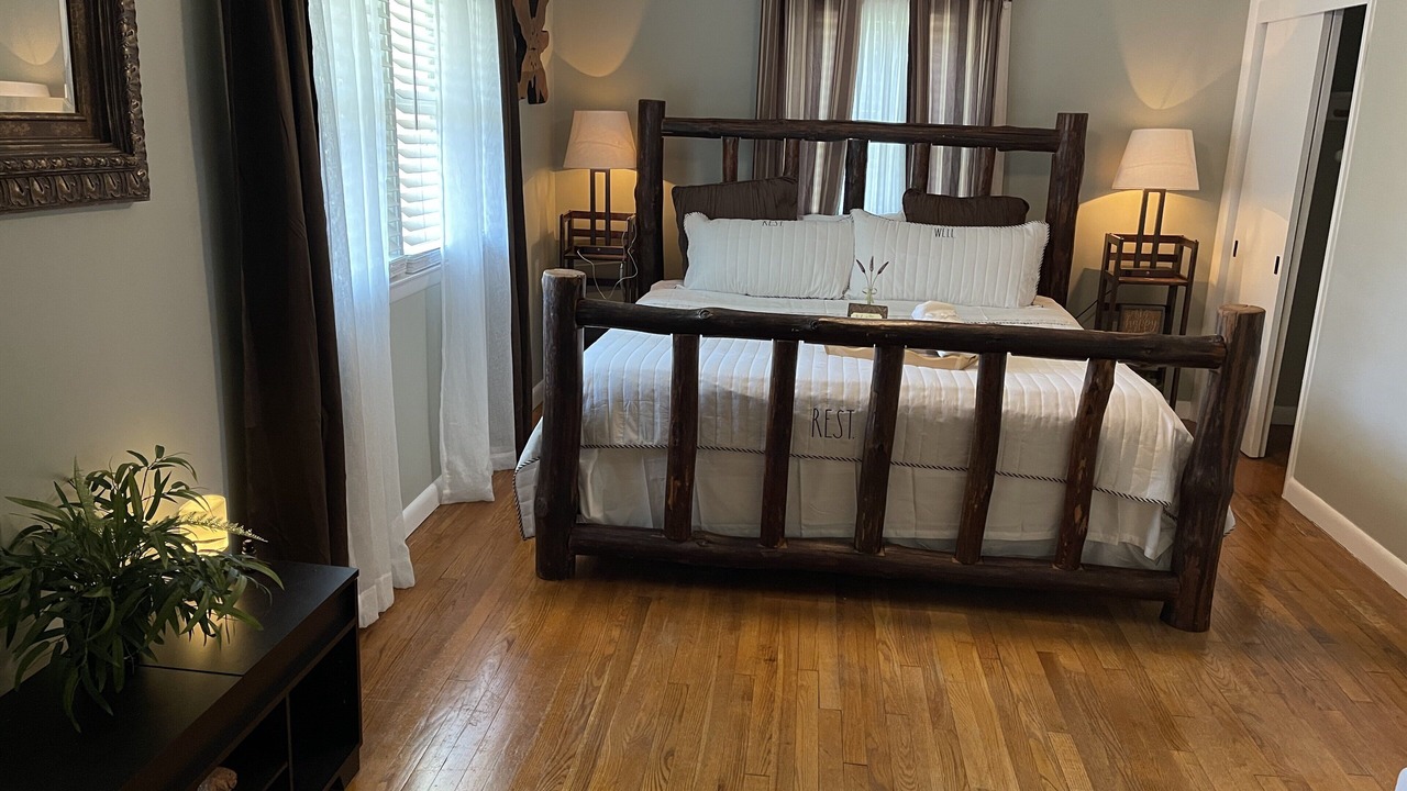 Photo of Bedroom in Apex