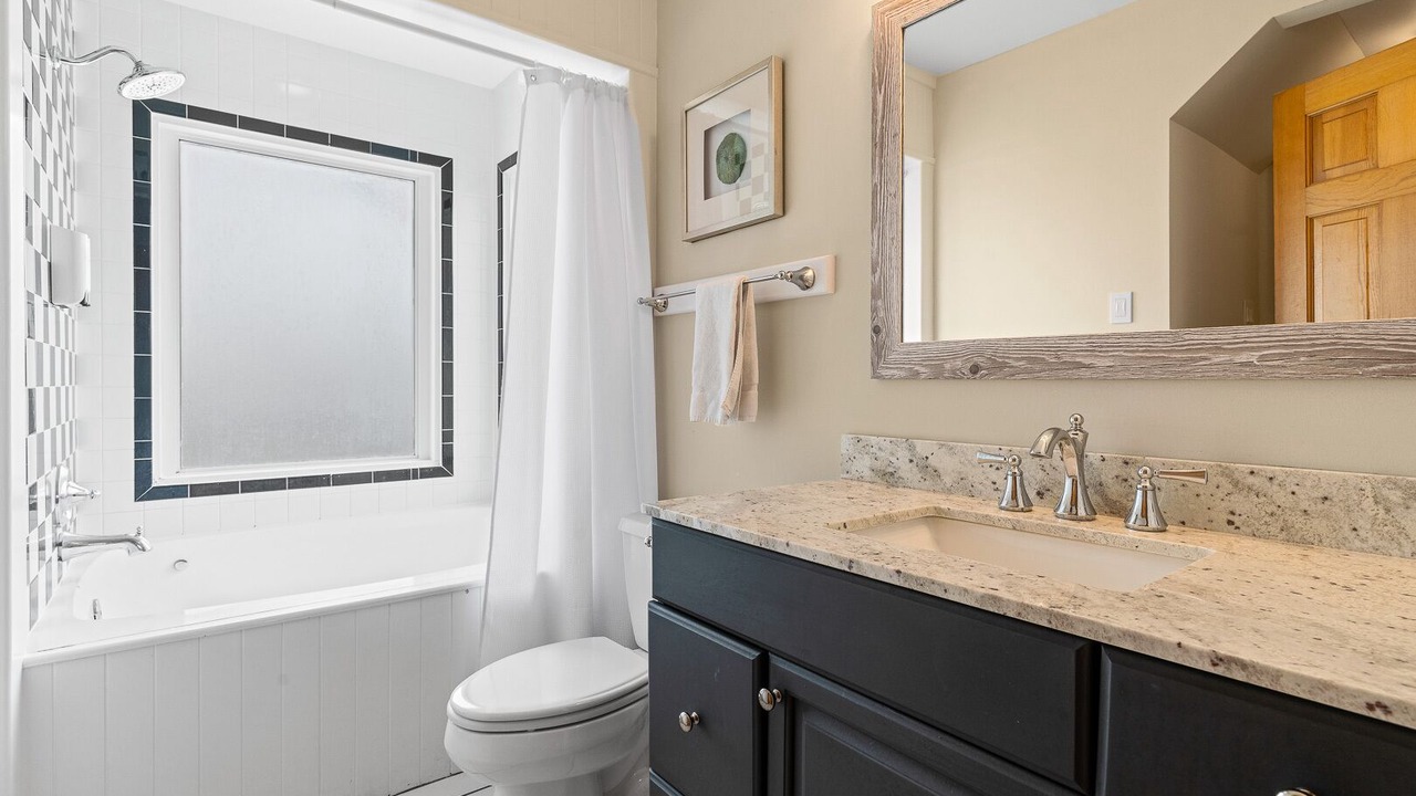 Photo of Bathroom in Ocean Hill