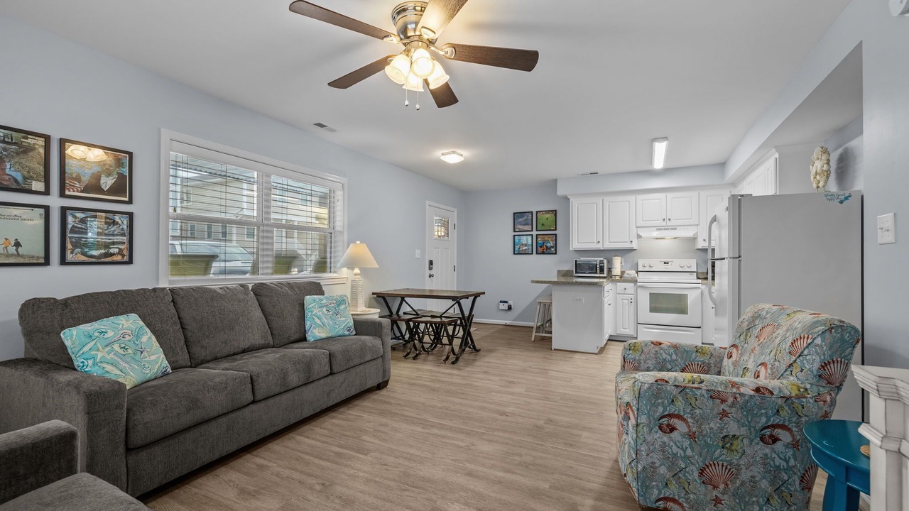Photo of Livingroom in Atlantic Beach