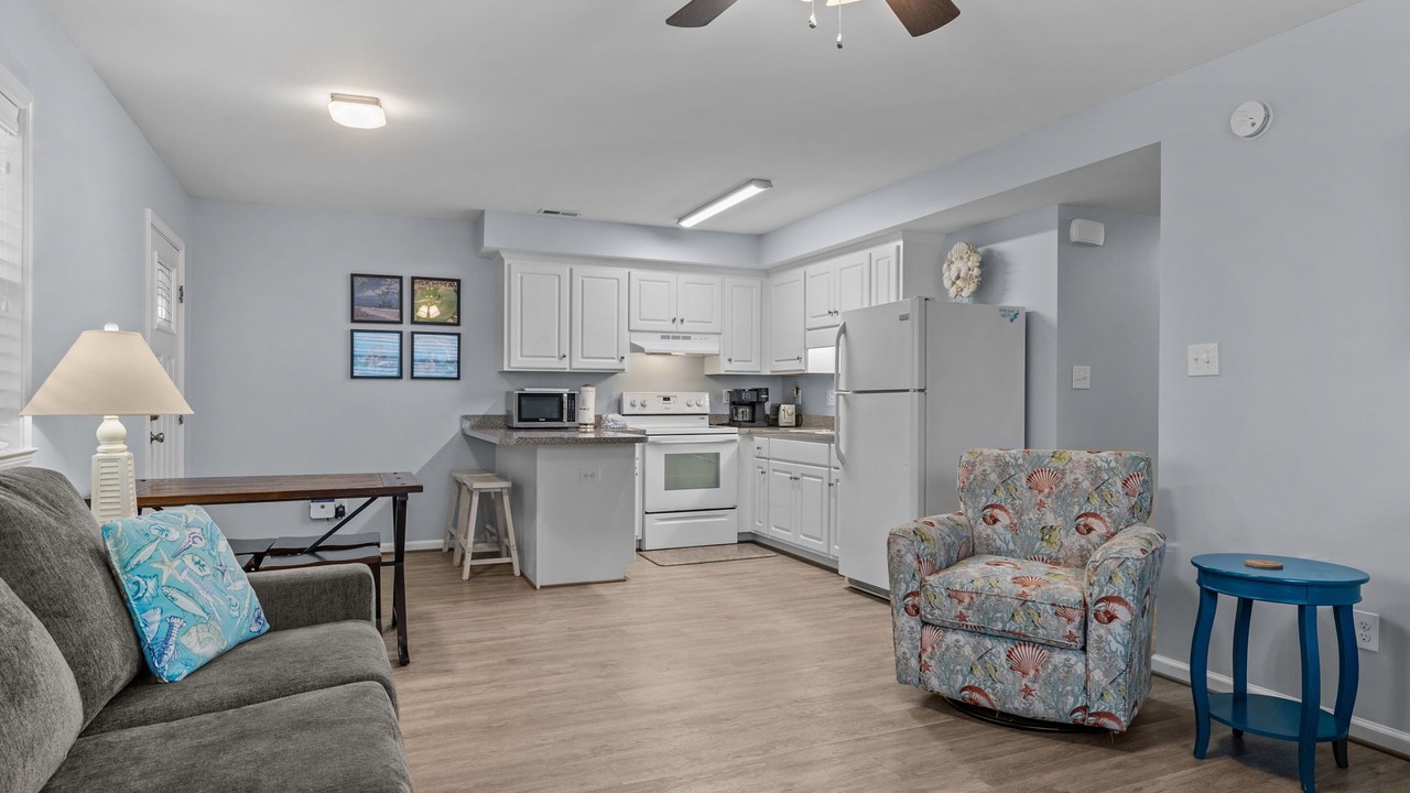 Photo of Livingroom in Atlantic Beach