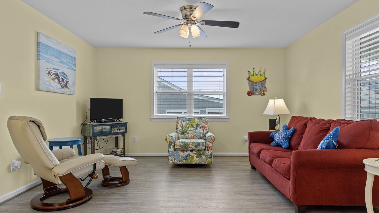 Photo of Livingroom in Atlantic Beach